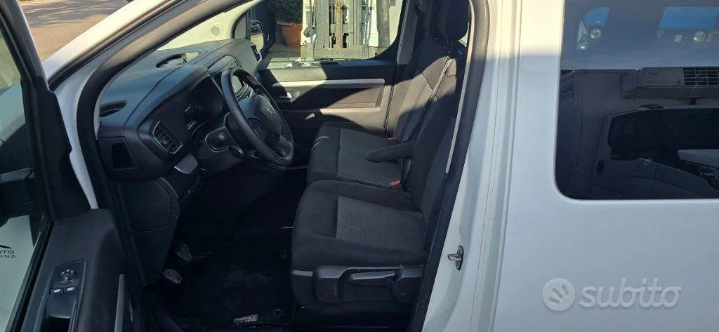 Peugeot Traveller 2021 photo 5