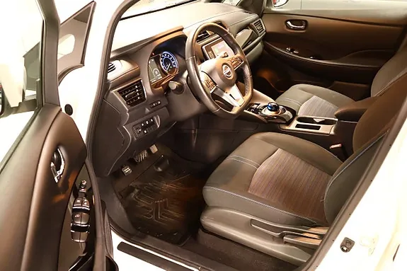 Nissan Leaf 2023 photo 4