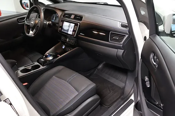Nissan Leaf 2023 photo 3