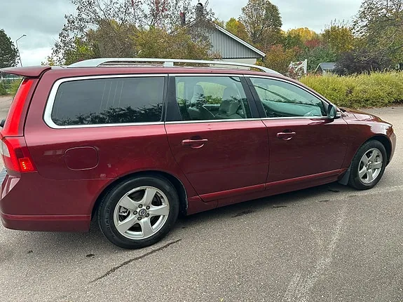 Volvo V70 2009 photo 3