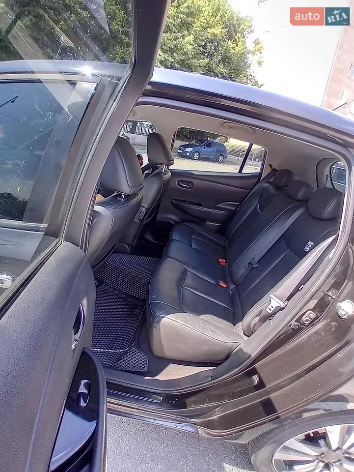 Nissan Leaf 2015 photo 5