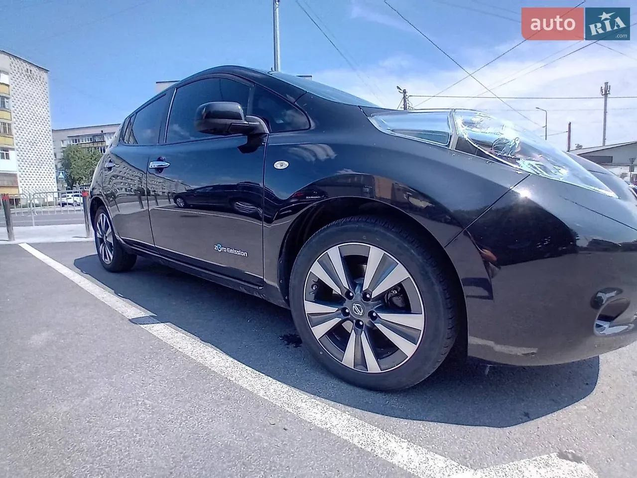 Nissan Leaf 2015 photo 2