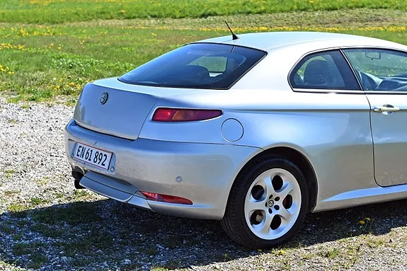 Alfa Romeo Gt 2004 photo 3