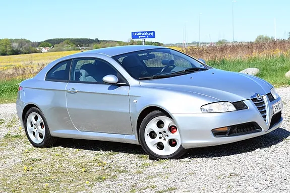 Alfa Romeo Gt 2004 photo 5