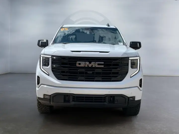 GMC Sierra 1500 2026 photo 2