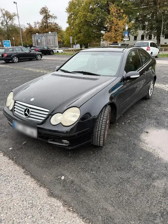 Mercedes-Benz C230