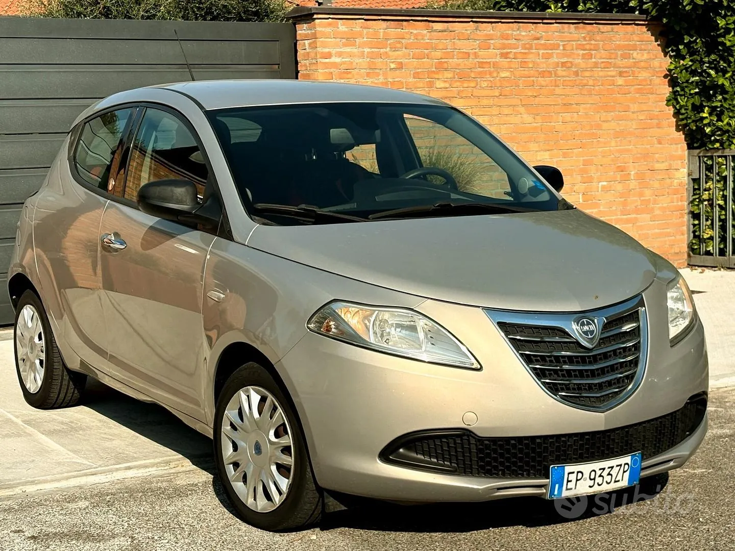 Lancia Ypsilon 2013 photo 2