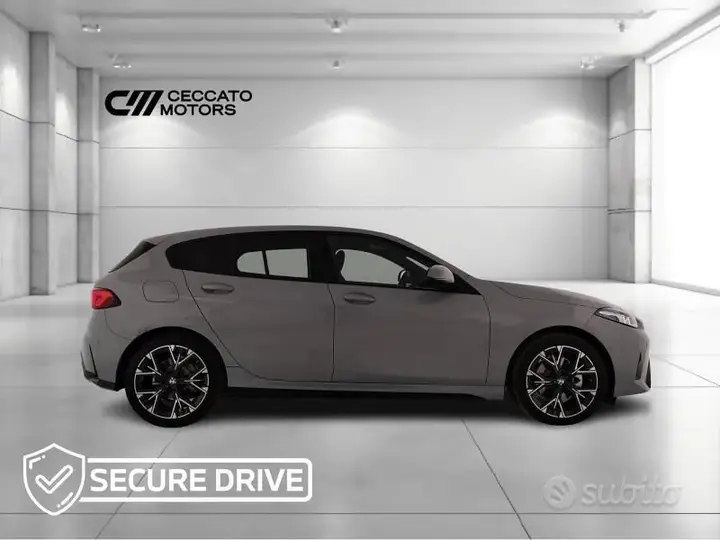BMW 1 Series 2025 photo 3