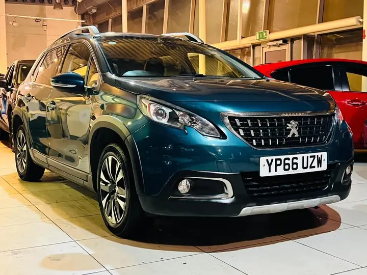 Peugeot 2008 Allure 2016 photo 2