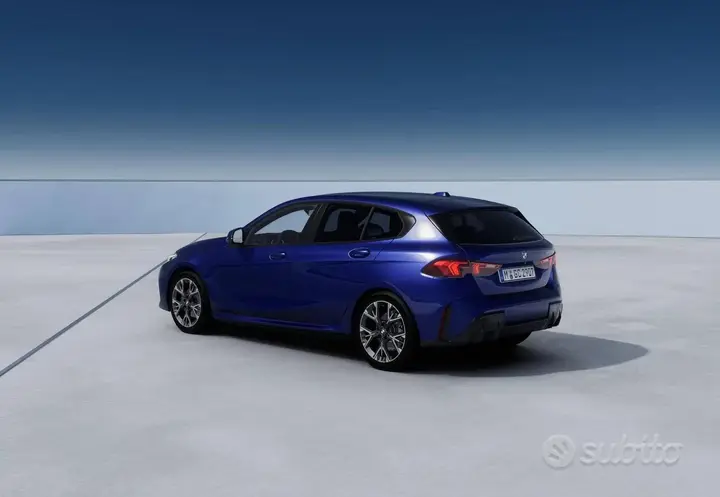BMW 1 Series photo 2