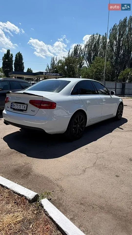 Audi A4 2012 photo 3