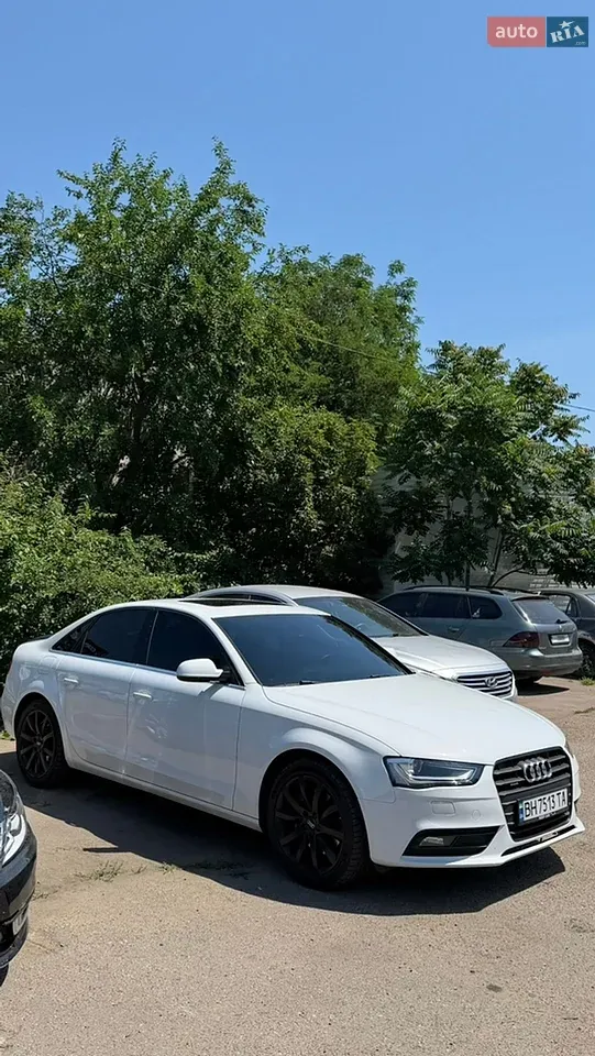 Audi A4 2012 photo 5