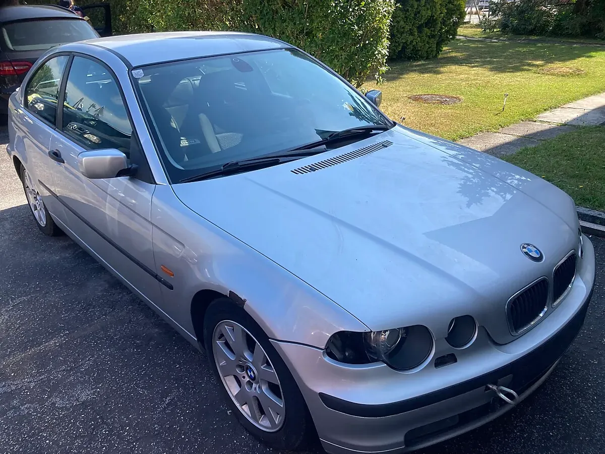 BMW 3 Series 2001 photo 2