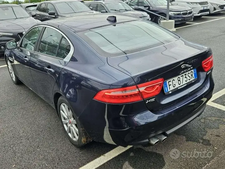 Jaguar Xe 2016 photo 4