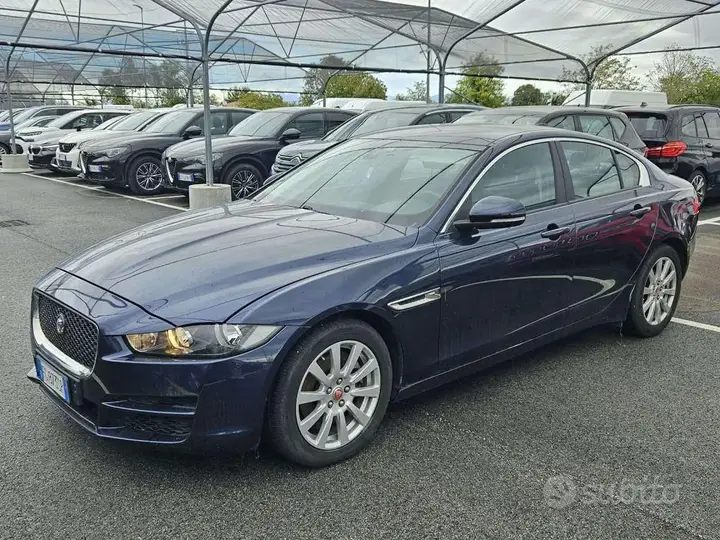 Jaguar Xe 2016 photo 5
