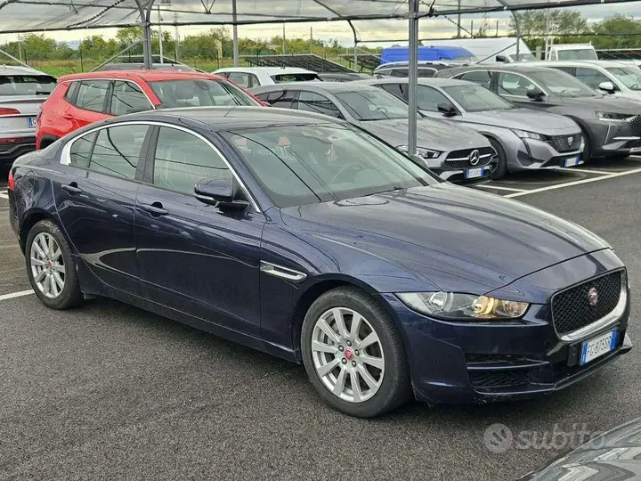 Jaguar Xe 2016 photo 3