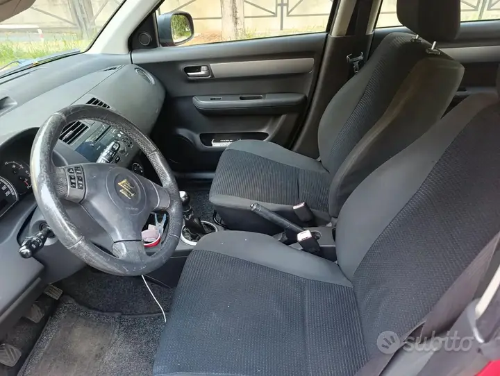 Suzuki Swift 2008 photo 4