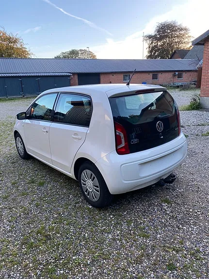 Volkswagen Up 2015 photo 5
