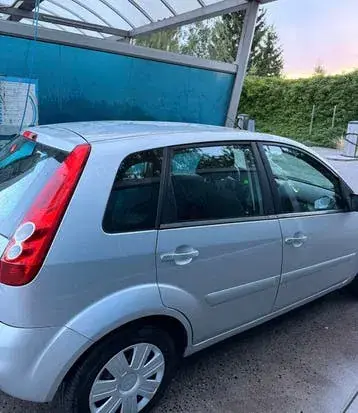 Ford Fiesta 2007 photo 3