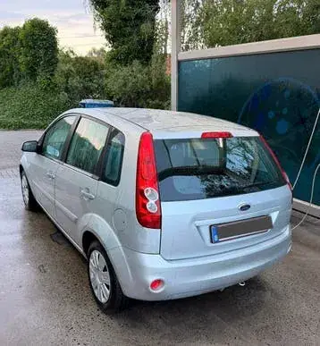Ford Fiesta 2007 photo 2