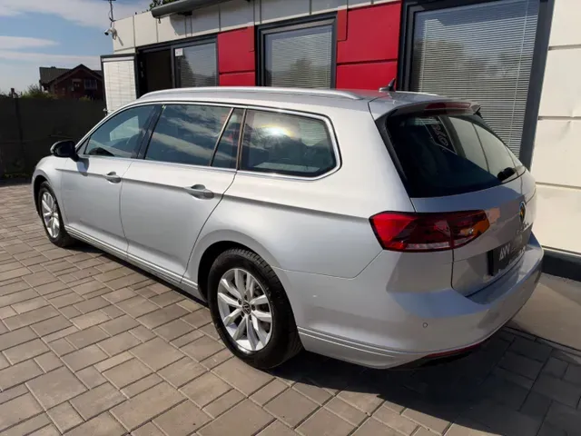 Volkswagen Passat Variant 2023 photo 3