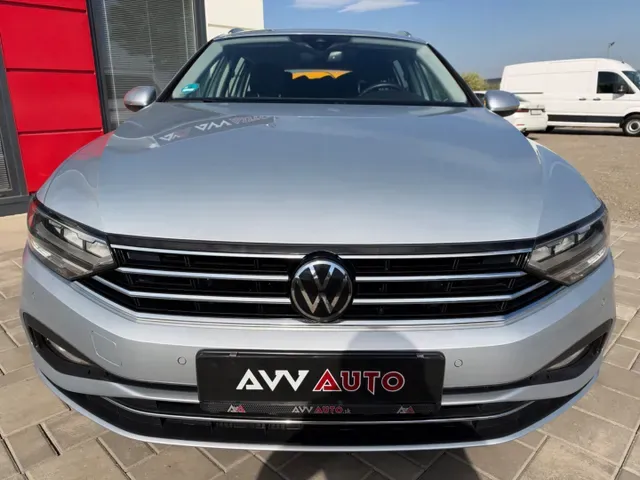 Volkswagen Passat Variant 2023 photo 2
