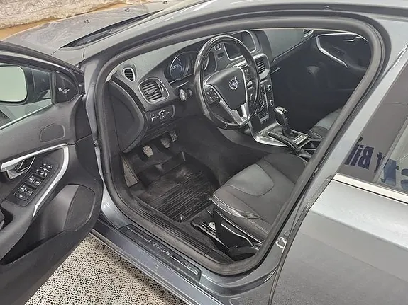 Volvo V40 2016 photo 2