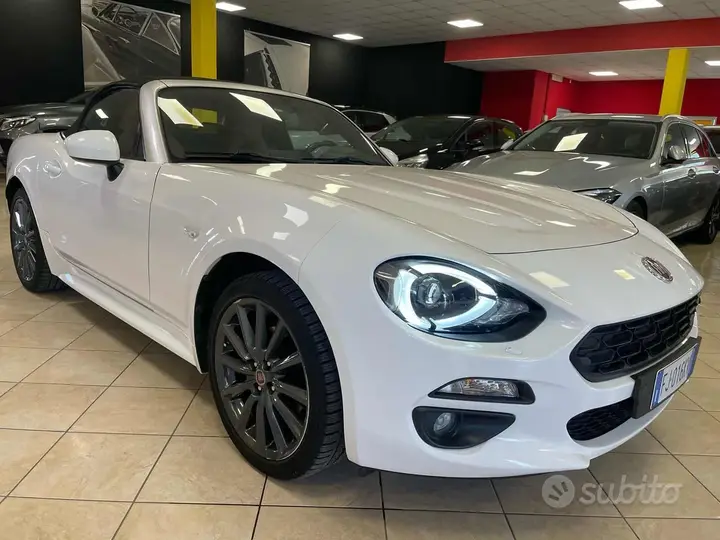 Fiat 124 Spider 2017 photo 2