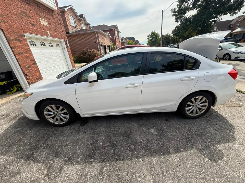 Honda Civic 2012 photo 2