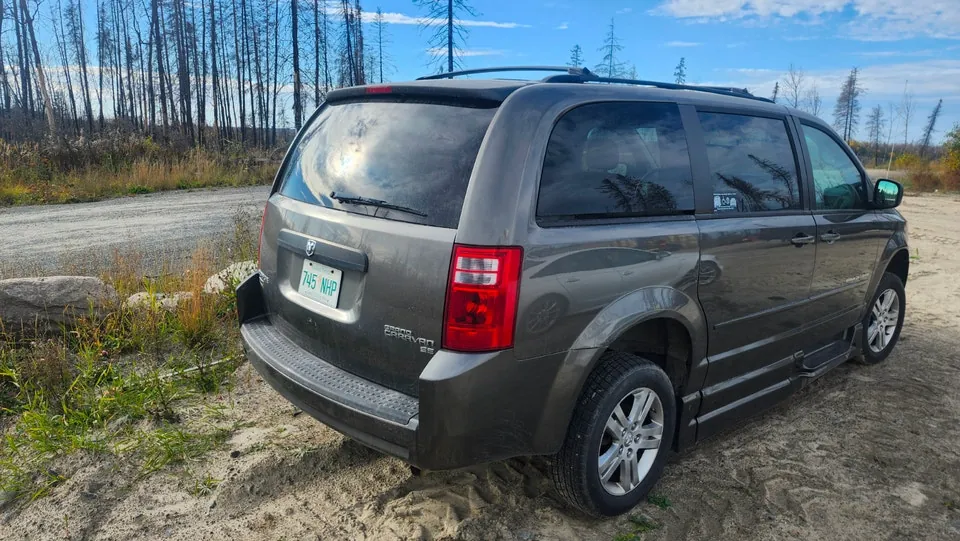 Dodge Grand Caravan 2010 photo 2