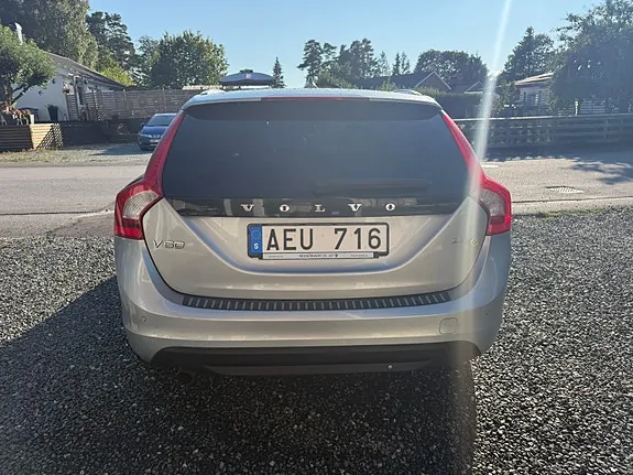 Volvo V60 2012 photo 4