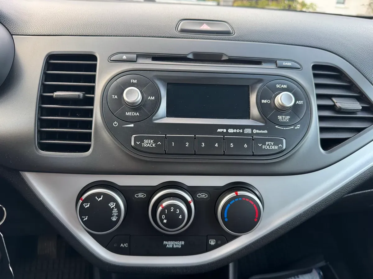 Kia Picanto 2012 photo 2
