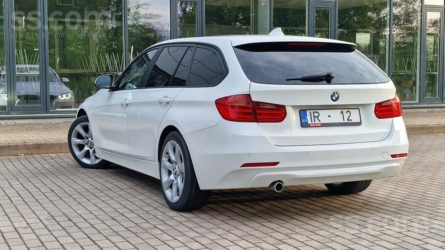 BMW 318 2013 photo 3
