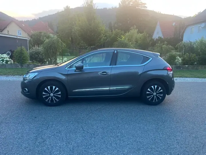 DS Automobiles Ds 4 2017 photo 2
