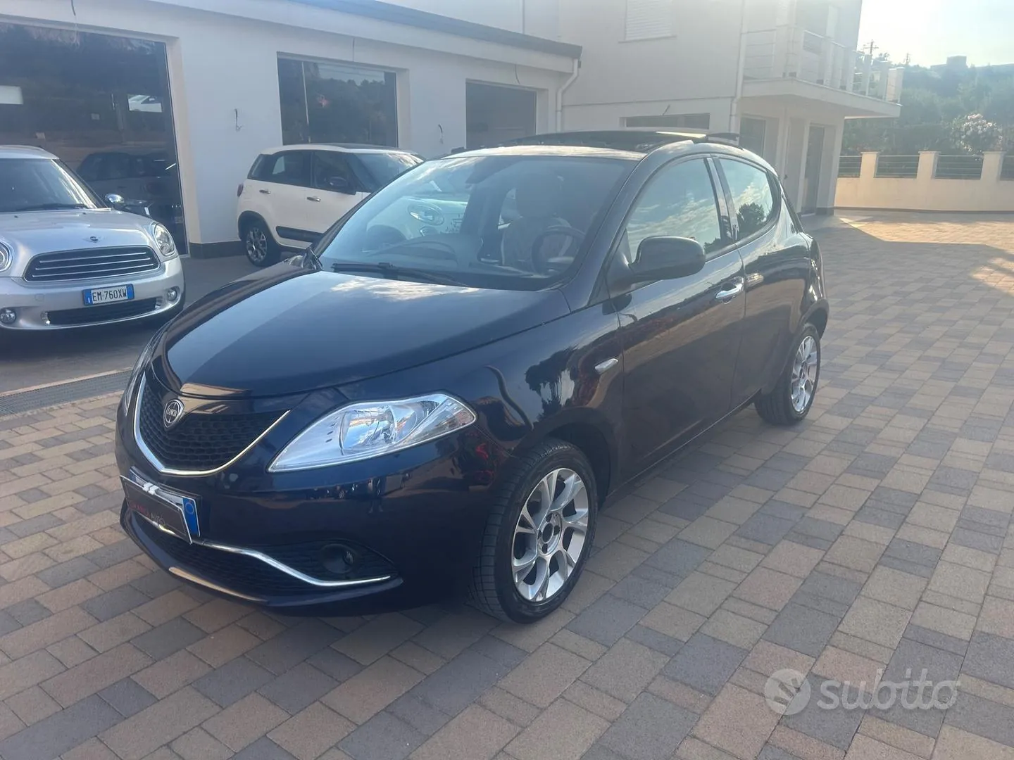 Lancia Ypsilon