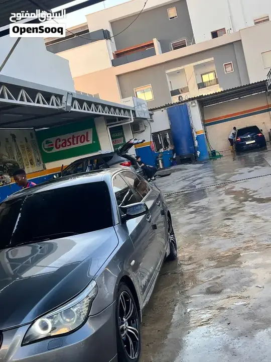 BMW 5 Series 2009 photo 2