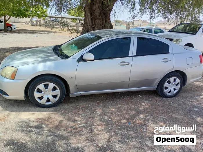 Mitsubishi Galant 2013 photo 3