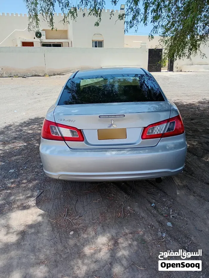 Mitsubishi Galant 2013 photo 2