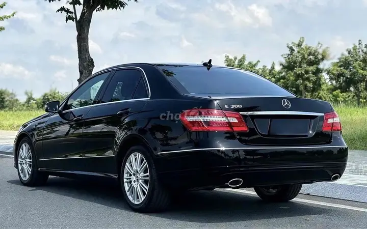 Mercedes-Benz E-Class 2011 photo 4