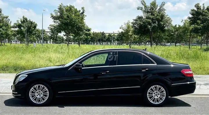 Mercedes-Benz E-Class 2011 photo 3