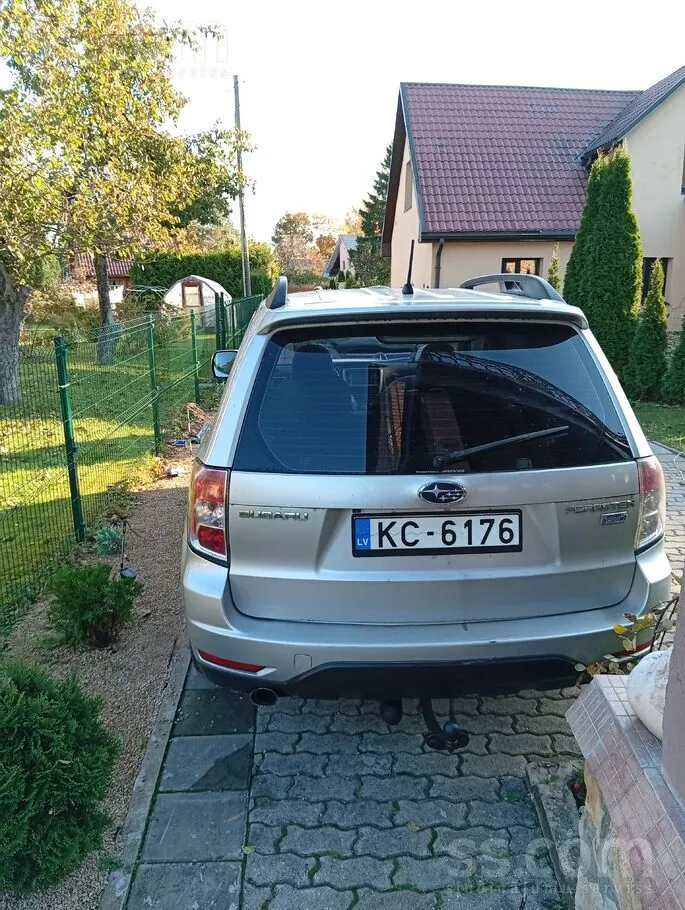 Subaru Forester 2010 photo 3