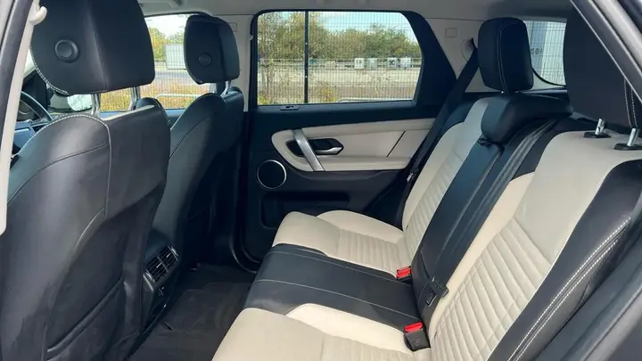 Land Rover Discovery Sport 2023 photo 4