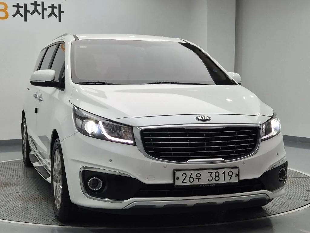 Kia Carnival 2015 photo 4