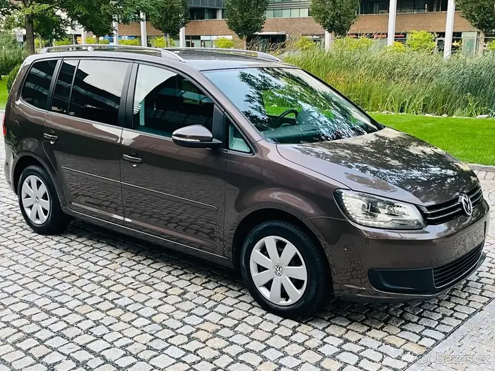 Volkswagen Touran 2012 photo 5