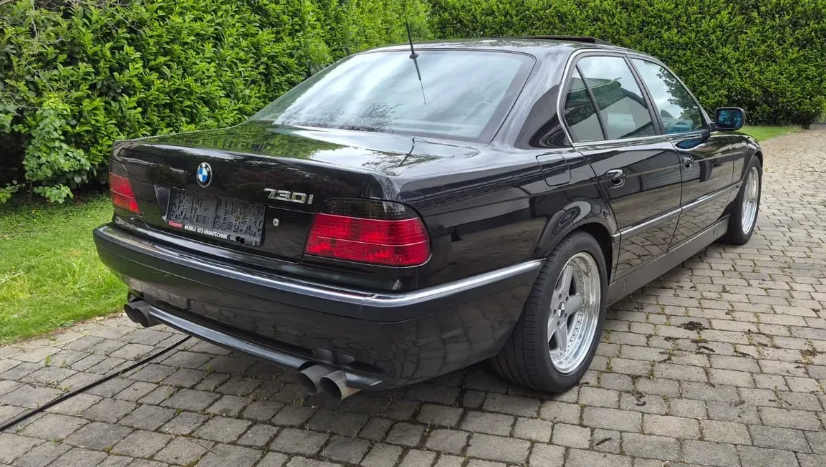BMW 7 Series 1995 photo 2