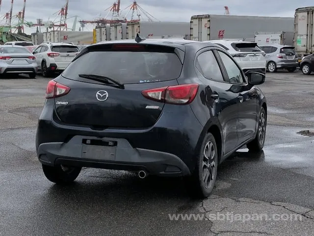 Mazda Demi 2016 photo 4