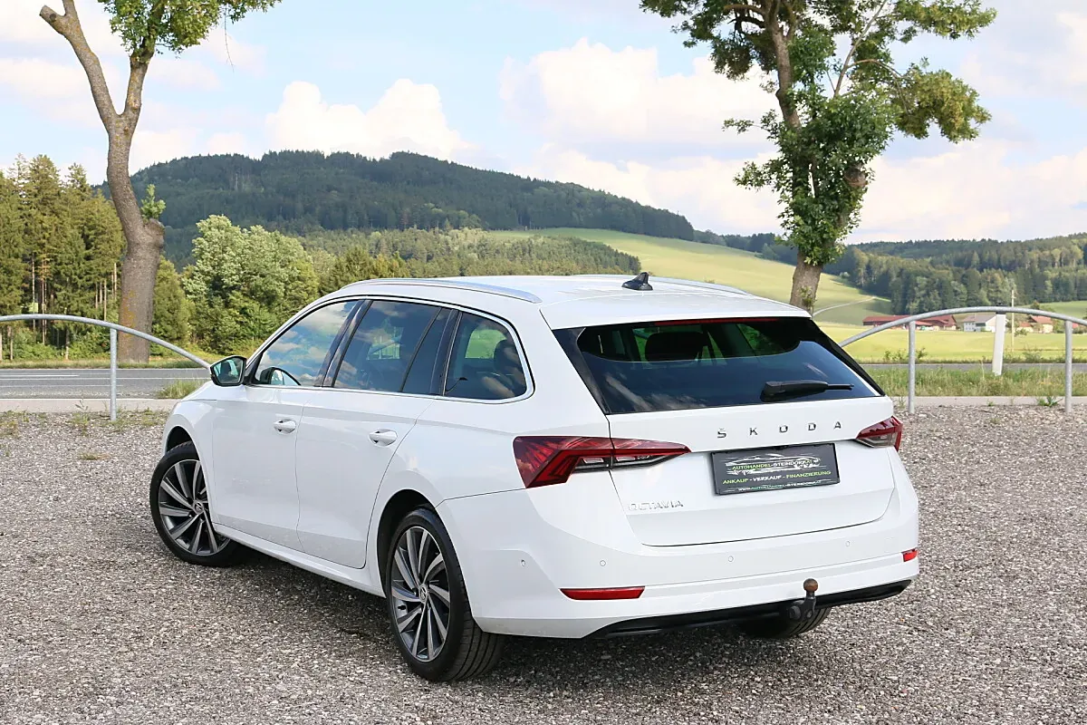 Skoda Octavia 2021 photo 2