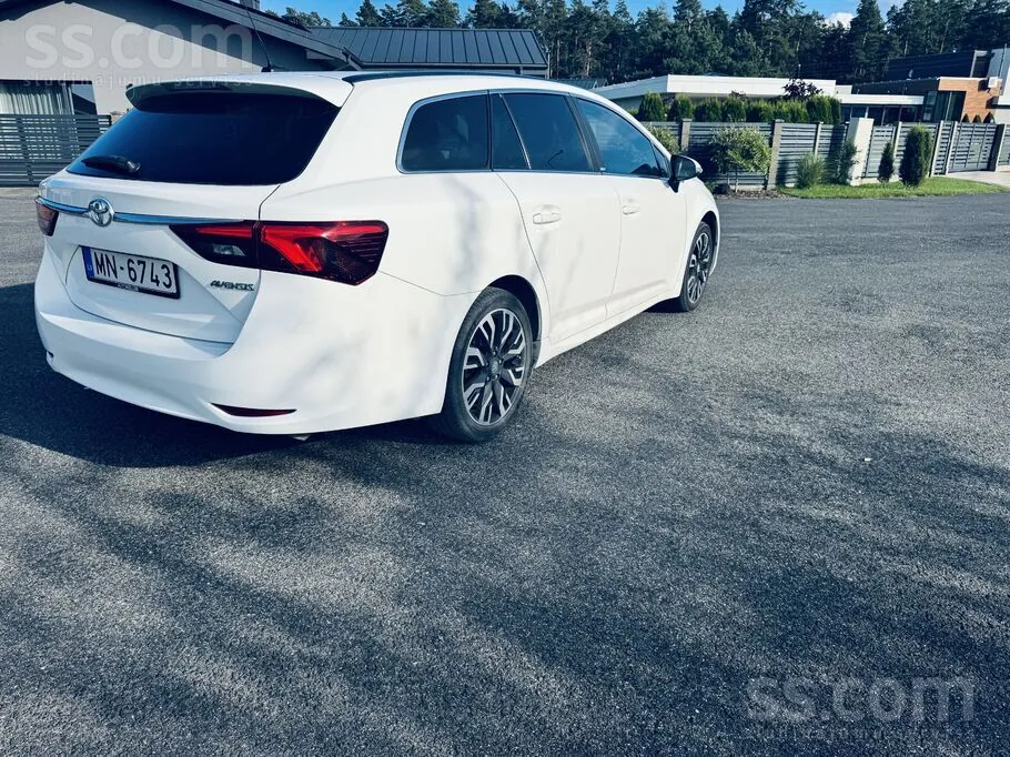 Toyota Avensis 2017 photo 3
