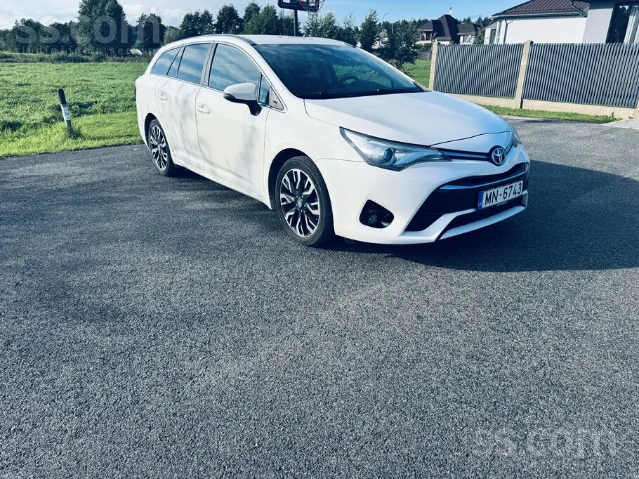 Toyota Avensis 2017 photo 4