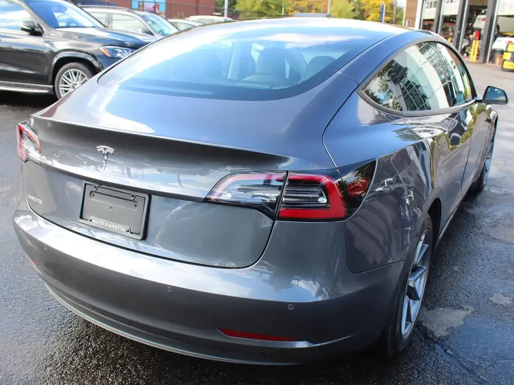 Tesla Model 3 2022 photo 4